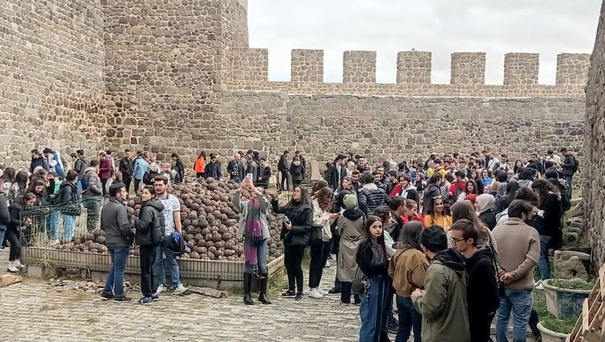 ETÜ’lü öğrenciler Erzurum’u gezdi