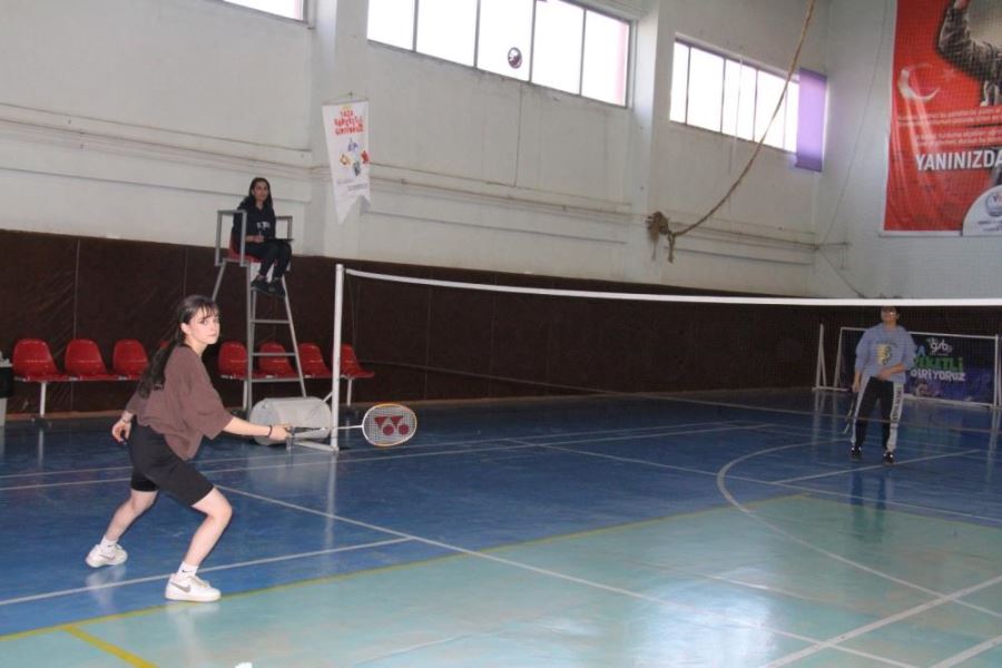 Badminton turnuvası sona erdi