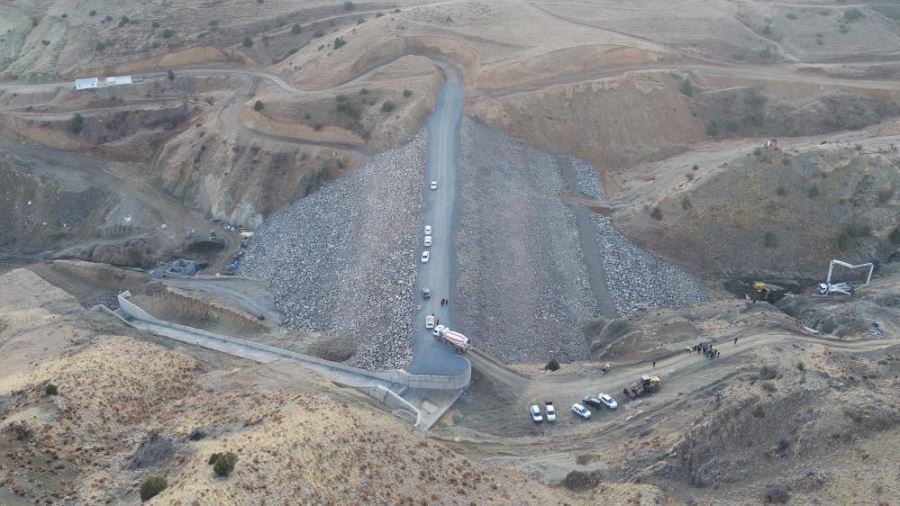 Şenkaya Sarıyar ve Oltu Şendurak Barajlarında su tutma işlemi gerçekleştirildi