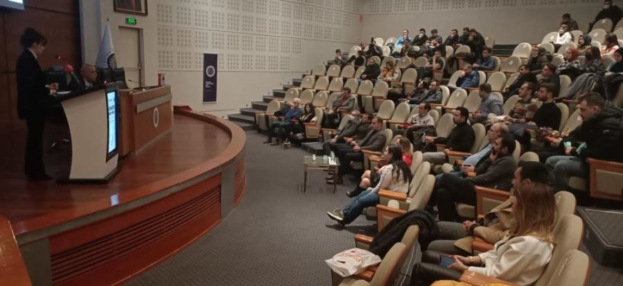 Erzurum Tabip Odası’nın düzenlediği konferansta doktor sorunları ele alındı