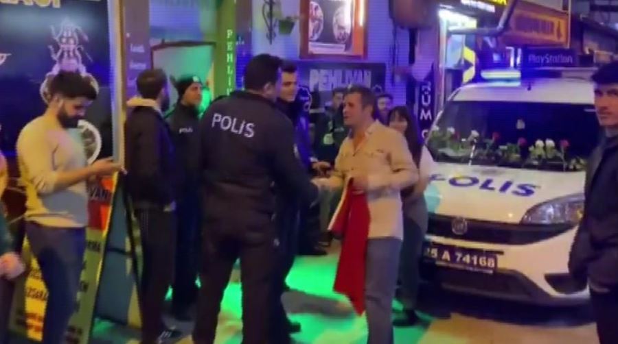 Kafede kavga var diye ihbar edip polis haftalarını kutladılar