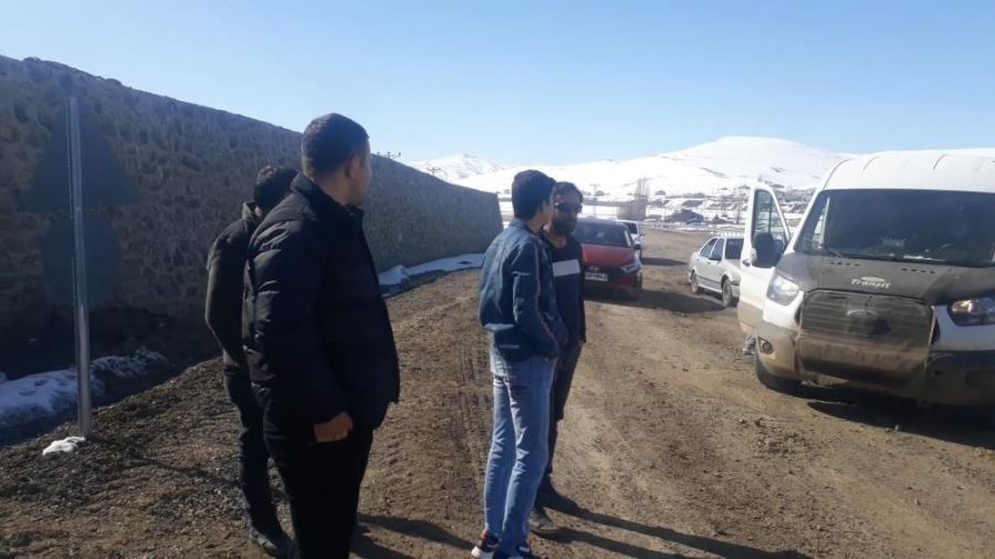 Erzurum-Tekman karayolu heyelan nedeniyle ulaşıma kapandı