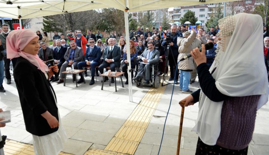 Erzurum’da özel bireyler tarafından uçurtmalar gökyüzüne bırakıldı