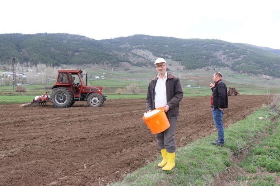  Belediyeden çiftçilere mazot ve traktör desteği