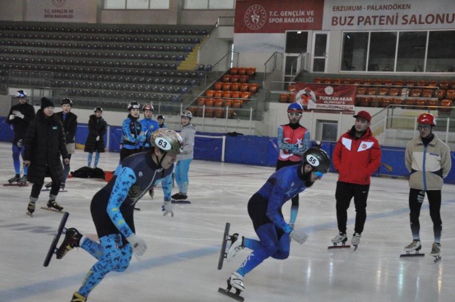 Kazakistan Short Track Milli Takımı, dünya kupasına Erzurum’da hazırlanıyor