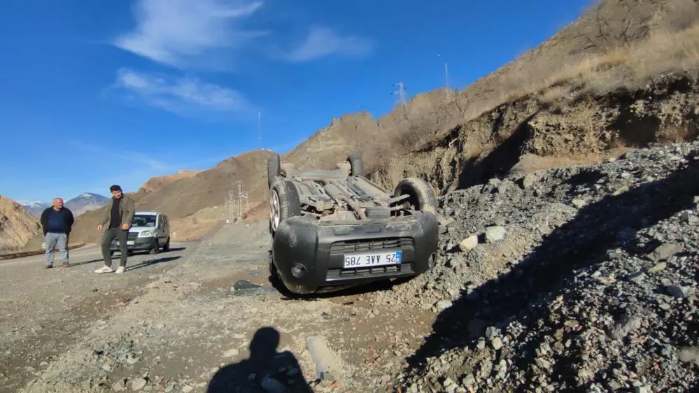 Erzurum-Artvin yolunda araç takla attı