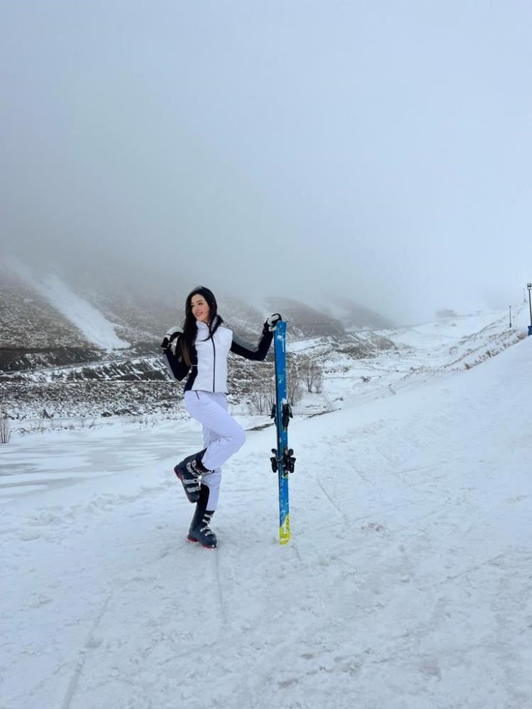 Türkiye güzeli fırtınayı dinlemedi piste çıktı