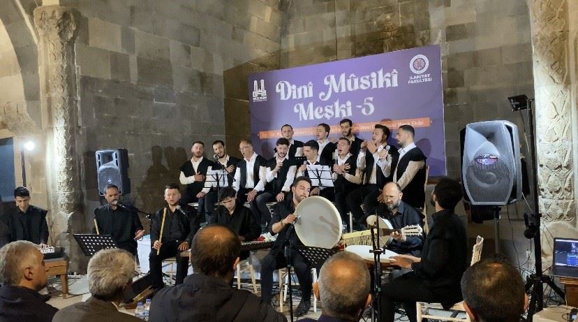 Tarihi mekanda musiki meşki