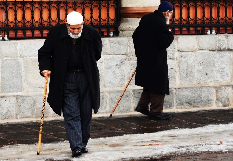 Yaşlı nüfusun toplam nüfus içindeki oranı artıyor