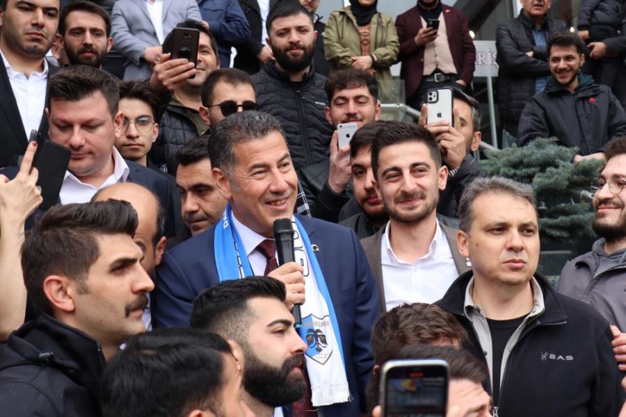 Sinan Oğan: “Dik duruşu Erzurumlular, dadaşlar bilir”