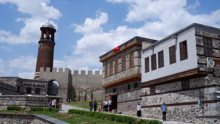 Erzurum Kültür-Sanat Evi ziyarete açıldı