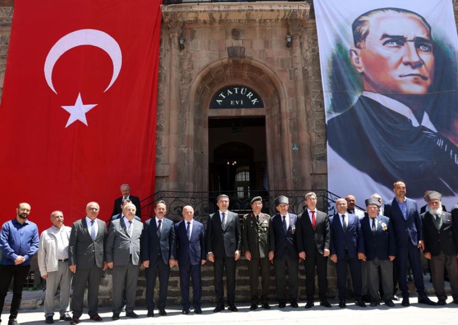 Başkan Sekmen; Milli Mücadele meşalesi Erzurum’dan yakıldı