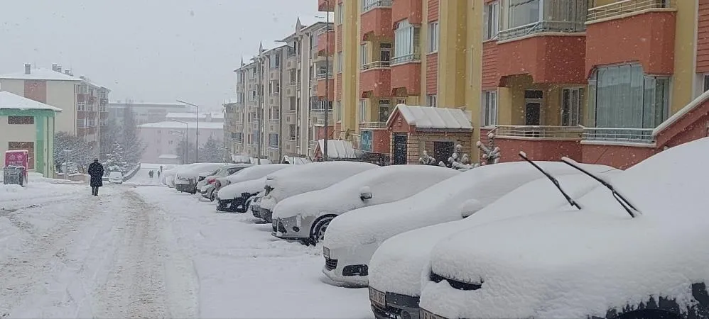 Erzurum’da kar kalınlığı 40 santimetreye ulaştı
