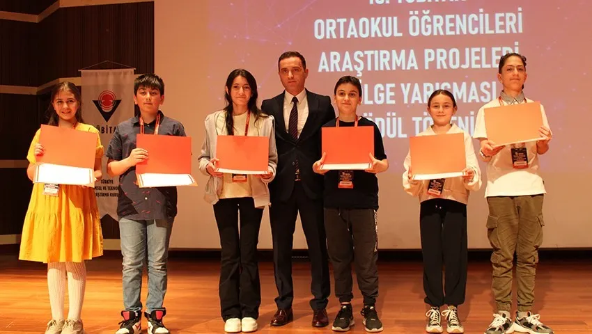 Ortaokul öğrencileri araştırma projeleri yarışmalarında ödüller sahiplerini buldu
