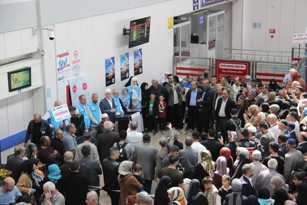 Hacı adayları Erzurum’dan dualarla uğurlandı