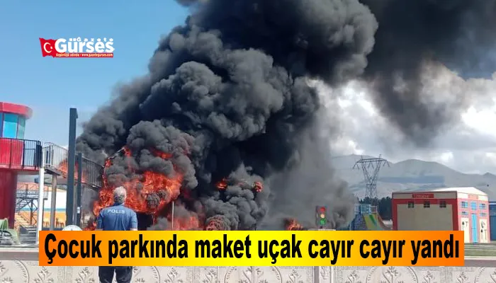 Çocuk parkında maket uçak cayır cayır yandı