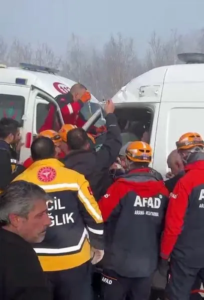 Erzurum’da ambulans kaza yaptı: 3 yaralı