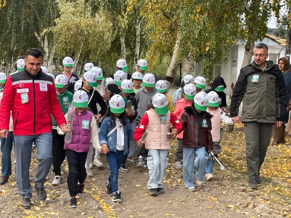 Minik orman muhafızları doğayla buluştu