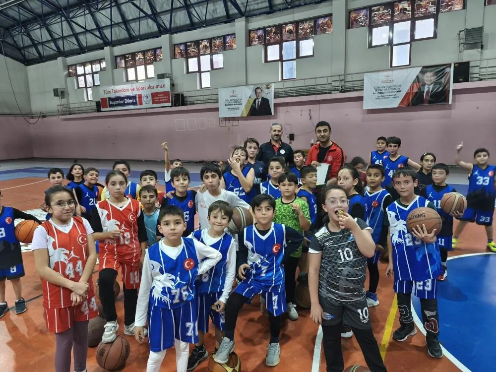 Erzurum GSİM spor salonlarında tatlı antrenman