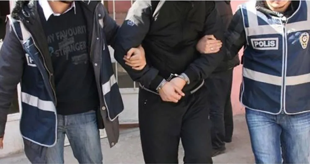 Erzurum’da dolandırıcılık suçundan aranan 2 şahıs İstanbul ve İzmir’de yakalandı