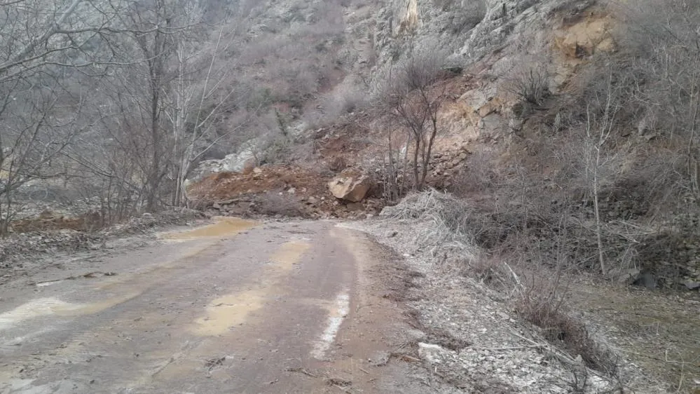 Çamlıkaya HES Tüneli heyelan nedeniyle ulaşıma kapandı