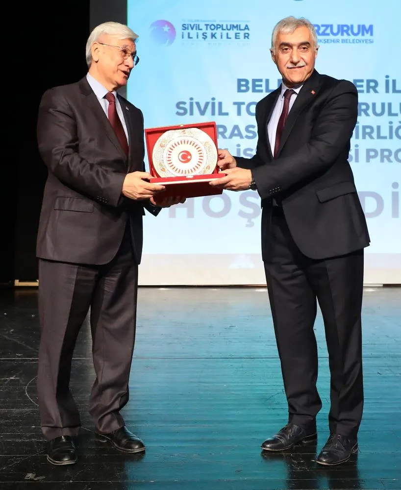 Genel Sekreter Aynalı: 