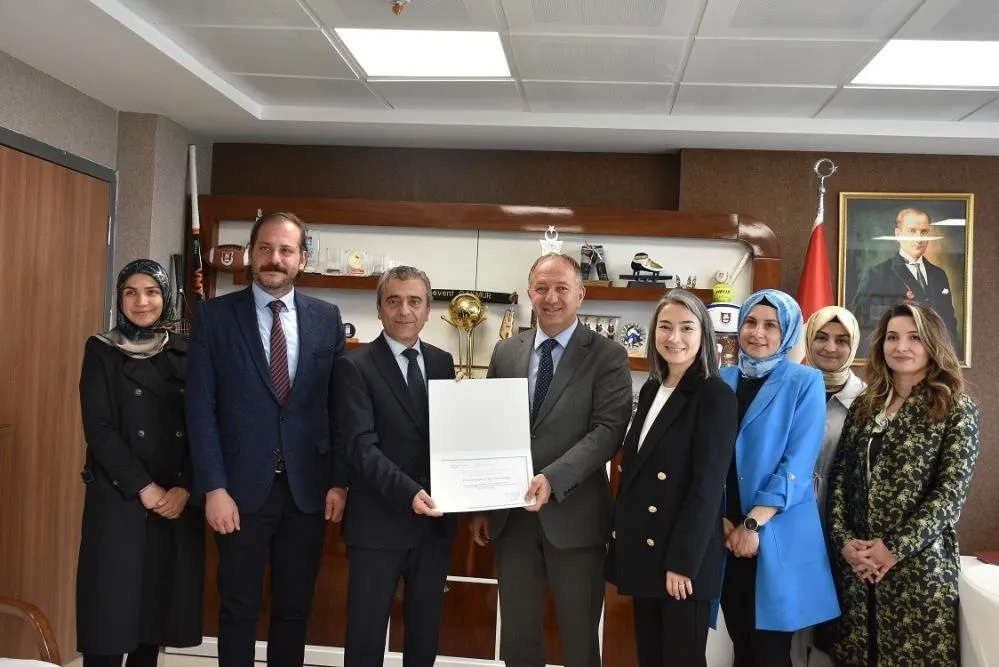 Bedir’den Çakmur’a teşekkür sertifikası