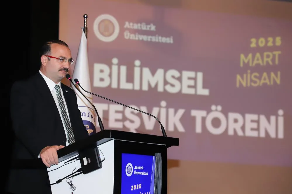 Atatürk Üniversitesi, bilimsel teşvik töreni ile akademisyenlerini ödüllendirmeye devam ediyor