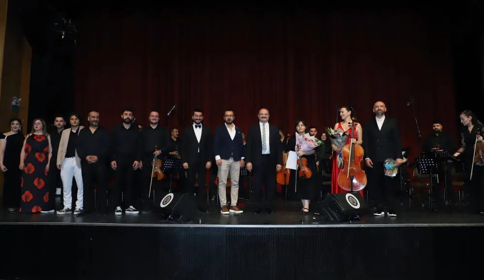 Atatürk Üniversitesi oda orkestrası ilk konseriyle sanatseverleri büyüledi