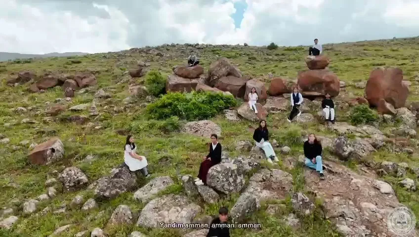 Hınıs için söylediler