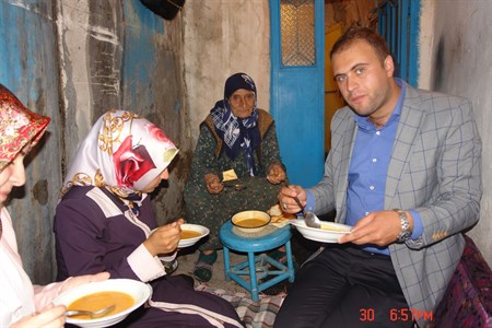 Yakutiye Kent Konseyi Gençlik Meclisi, iftar için Saime Tekdurmaz