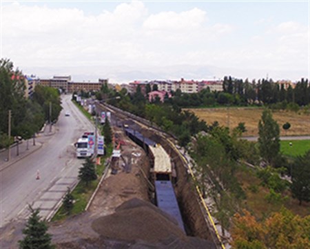 BÜYÜKSEHIR, YAGMUR SULARINI KANALIZASYONDAN AYRISTIRIYOR