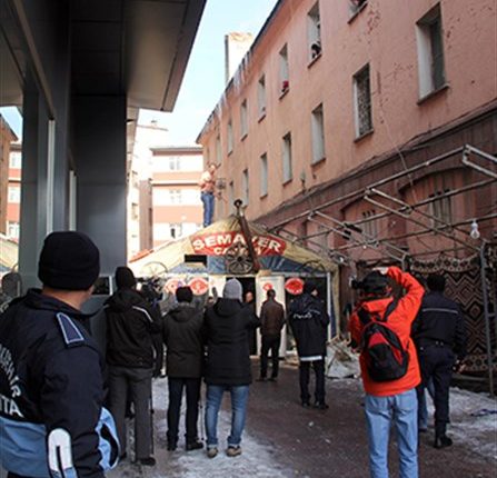 ERZURUM’DA BUZ GIBI HAVADA YIKIM GERILIMI