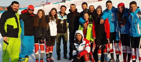 K1 VE K2 YARISLARINA ERZURUM KAYAK KULÜBÜ DAMGA VURDU…