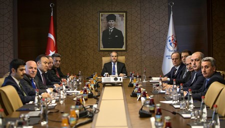 BAKAN ÇAGATAY KILIÇ 2017 ERZURUM EYOF TOPLANTISINA BASKANLIK ETTI