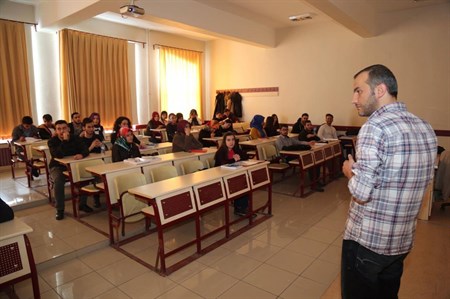 ATATÜRK ÜNIVERSITESI ÖGRENCILERI UMUT ISIGI OLMA YOLUNDA “ÇARESIZ SE ÇARE” SENSIN DEDI