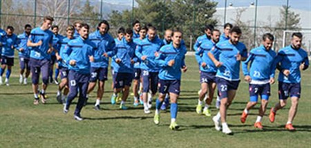 BB ERZURUMSPOR TEKNIK DIREKTÖRÜ AHMET YILDIRIM: “SAMPIYONLUK HAKKIMIZ”