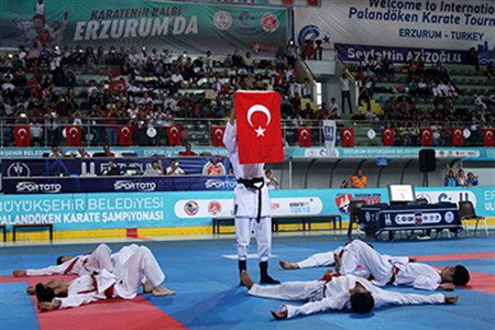 13. Uluslararasi Palandöken karate turnuvasi açilis töreni yapildi