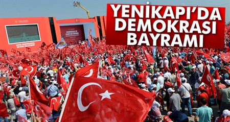 Yenikapi’da demokrasi bayrami