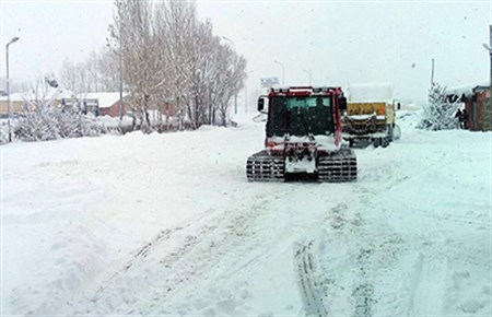 Kar ve tipi hava ulasimini engelledi