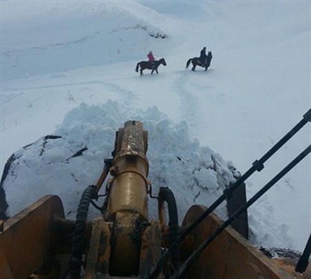 Kapali köy yollari açiliyor