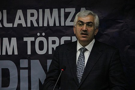 Öz; “Oy kullanmada yüksek katilim demokrasinin islerligine katki saglar”