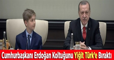 Cumhurbaskani Erdogan, koltugunu 4. sinif ögrencisi Yigit Türk’e birakti