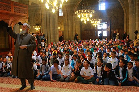 Erzurum’da ilkokul ögrencileri Camii’de bulustu