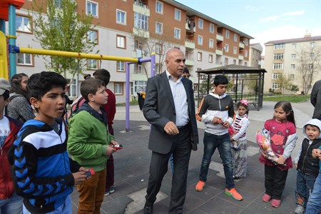 Korkut, çocuklarin ilgi odaginda