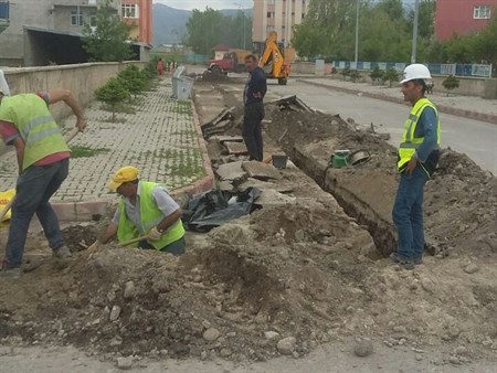 Pasinler’de dogalgaz sebekesi kazi çalismalari basladi