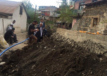 Büyüksehir ilçelerde altyapi çalismalarina hiz verdi