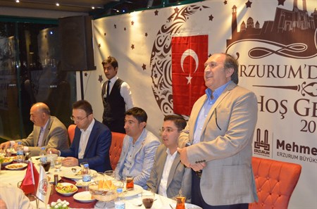 Gazeteciler iftarda bulustu