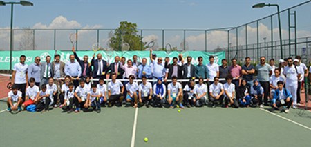 Erzurum’da sporda yeni bir heyecan: Dogu Tenis ligi basladi