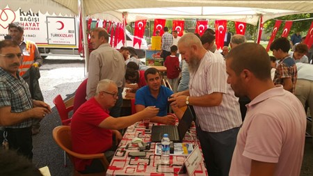 Cami imami kan bagisi kampanyasi düzenledi vatandas akin etti